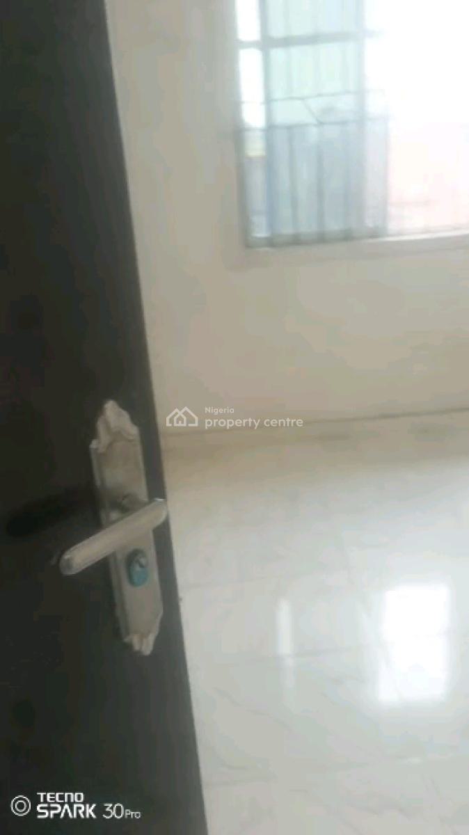 Spacious Miniflat Upstairs with Personal Prepaid Metre, Balcony,, Alagomeji, Yaba, Lagos, Mini Flat (room and Parlour) for Rent