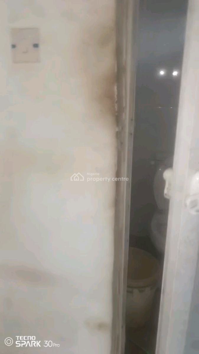 Spacious Miniflat Upstairs with Personal Prepaid Metre, Balcony,, Alagomeji, Yaba, Lagos, Mini Flat (room and Parlour) for Rent