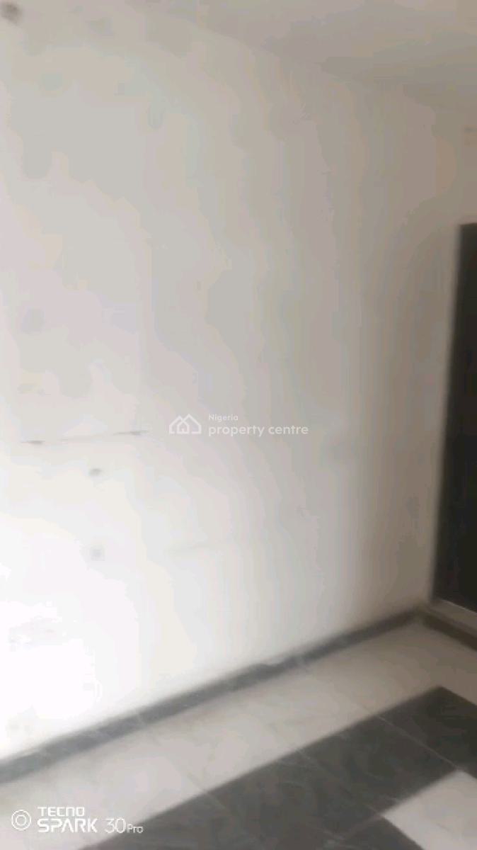 Spacious Miniflat Upstairs with Personal Prepaid Metre, Balcony,, Alagomeji, Yaba, Lagos, Mini Flat (room and Parlour) for Rent