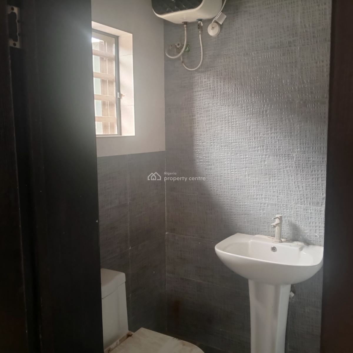 Spacious 3 Bedroom Flat ( Upstairs ), Sforte Estate Beside Gtbank Addo Road, Ado, Ajah, Lagos, Flat / Apartment for Rent