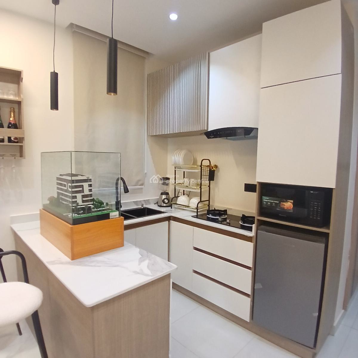 Exquisitely Detailed 1 Bedroom Apartment, Surulere, Lagos, Flat / Apartment for Sale