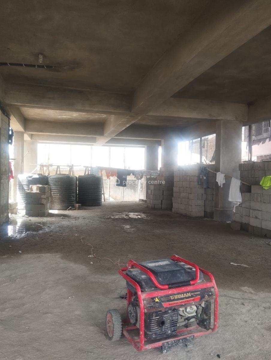 Spacious Massive Luxury 2bedroom Flat Apartment with Bq, Secure Minestate Ajayi Alaba Street Salem Ilasan Elegushi Ikate Lagos, Ikate, Lekki, Lagos, Block of Flats for Sale