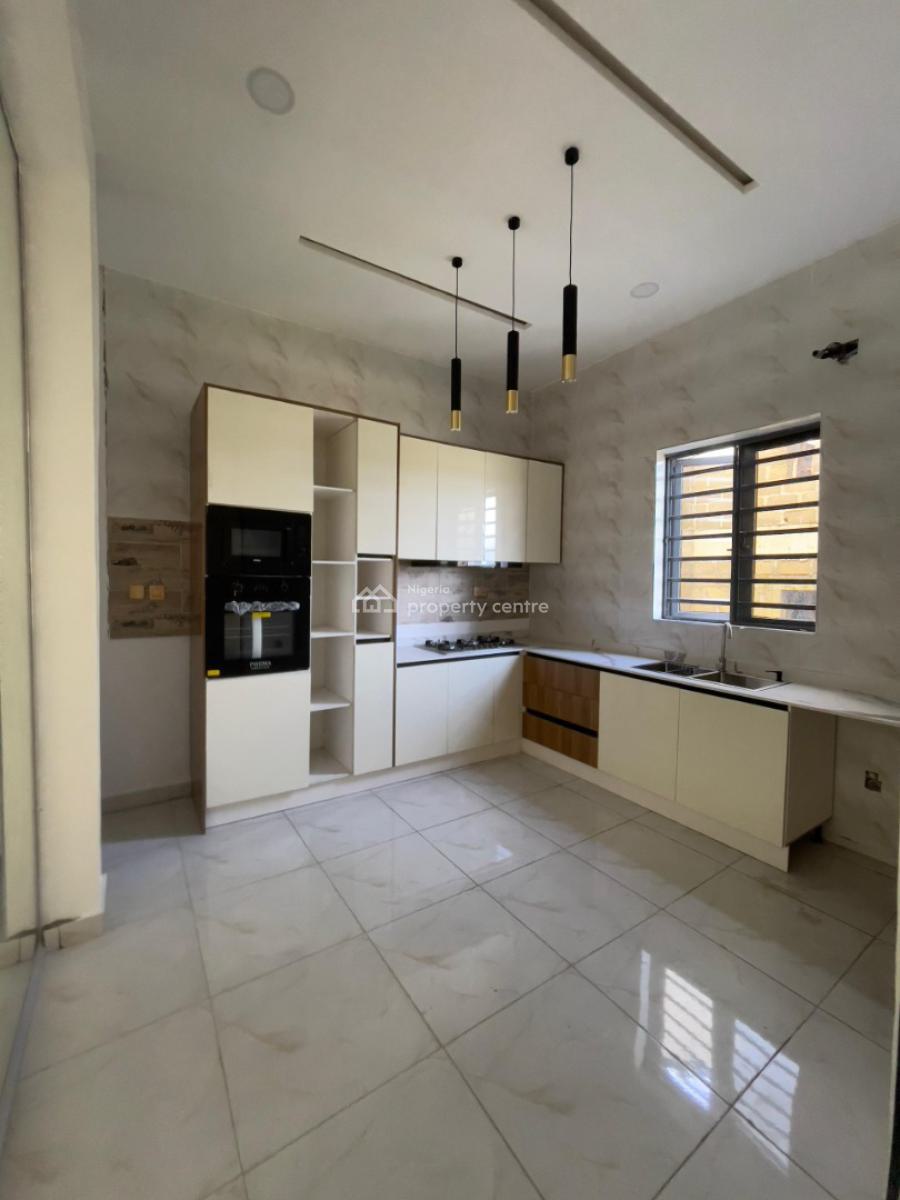 Spacious 2-bedroom Flats, Chevron, Lekki, Lagos, Flat / Apartment for Sale