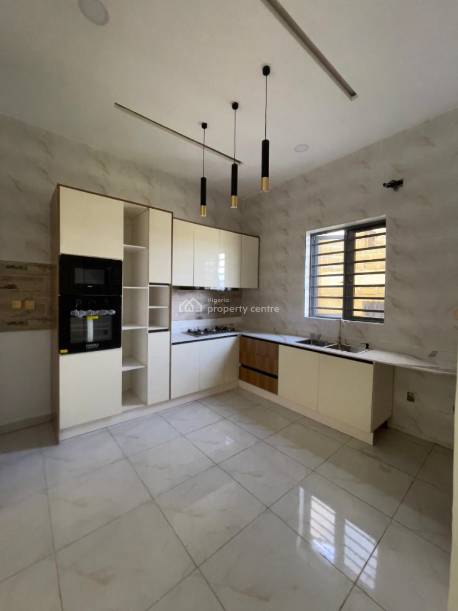 Spacious 2-bedroom Flats, Chevron, Lekki, Lagos, Flat / Apartment for Sale