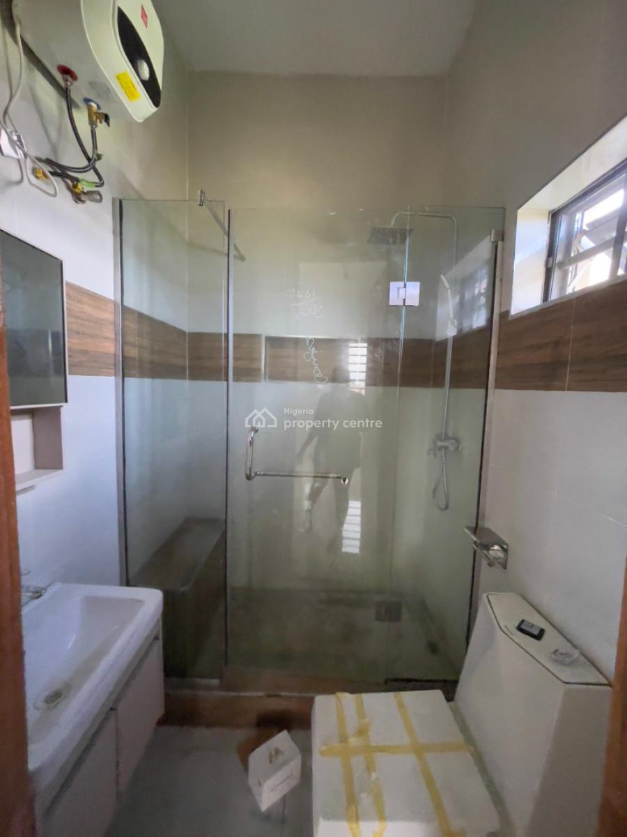 Spacious 2-bedroom Flats, Chevron, Lekki, Lagos, Flat / Apartment for Sale