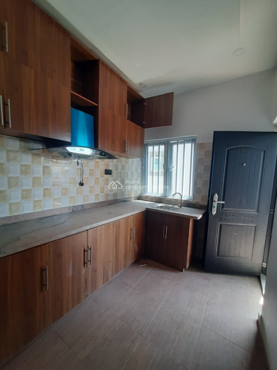 Distress 2 Bedroom Flat at Goodnews Estate Sangotedo Ajah, Goodnews, Ajah, Lagos, Flat / Apartment for Sale