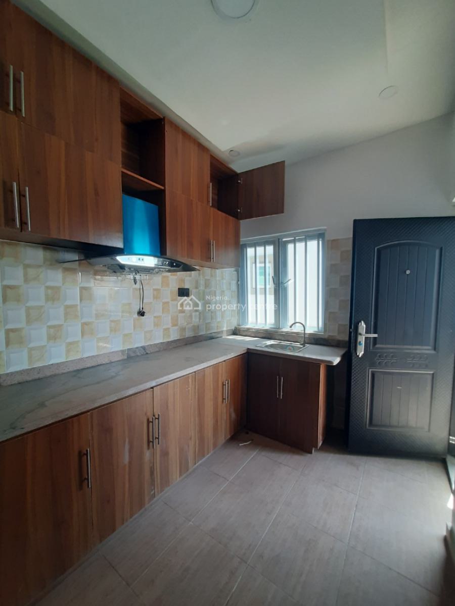 Distress 2 Bedroom Flat at Goodnews Estate Sangotedo Ajah, Goodnews, Ajah, Lagos, Flat / Apartment for Sale