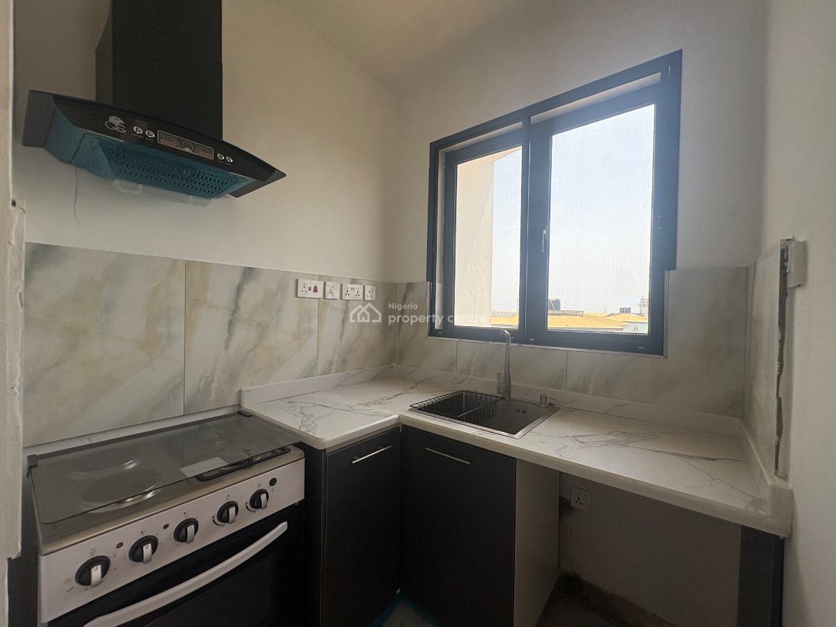 Fully Serviced 1 Bedroom Penthouse Apartment, Lekki Phase 1, Lekki, Lagos, Flat / Apartment for Rent