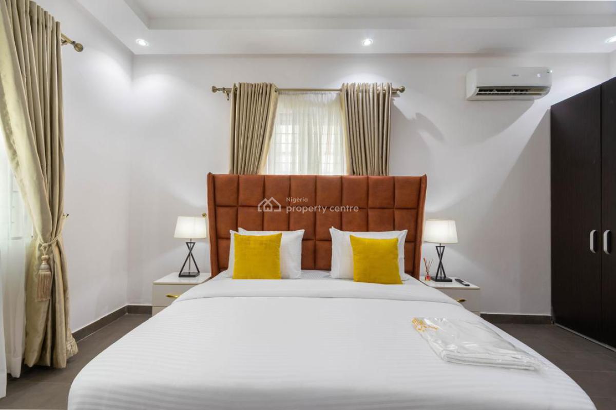 Elegantly Furnished 3bedroom with Luxury Facilities Avail for Dec Stay, Elegantly Furnished 3bedroom with Luxury Facilities Avail for Dec Stay, Lekki Phase 1, Lekki, Lagos, Flat / Apartment Short Let