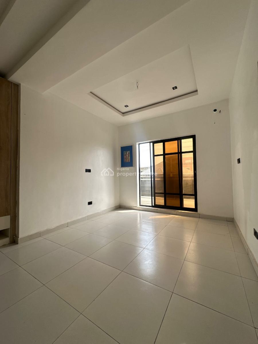 Luxury 2 Bedroom Apartment + Elevator + Swimming Pool, Ologolo, Lekki, Lagos, Flat / Apartment for Sale