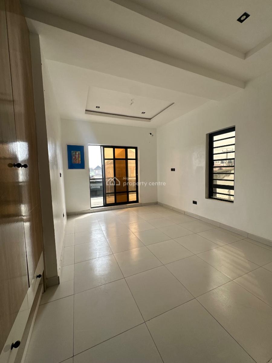 Luxury 2 Bedroom Apartment + Elevator + Swimming Pool, Ologolo, Lekki, Lagos, Flat / Apartment for Sale