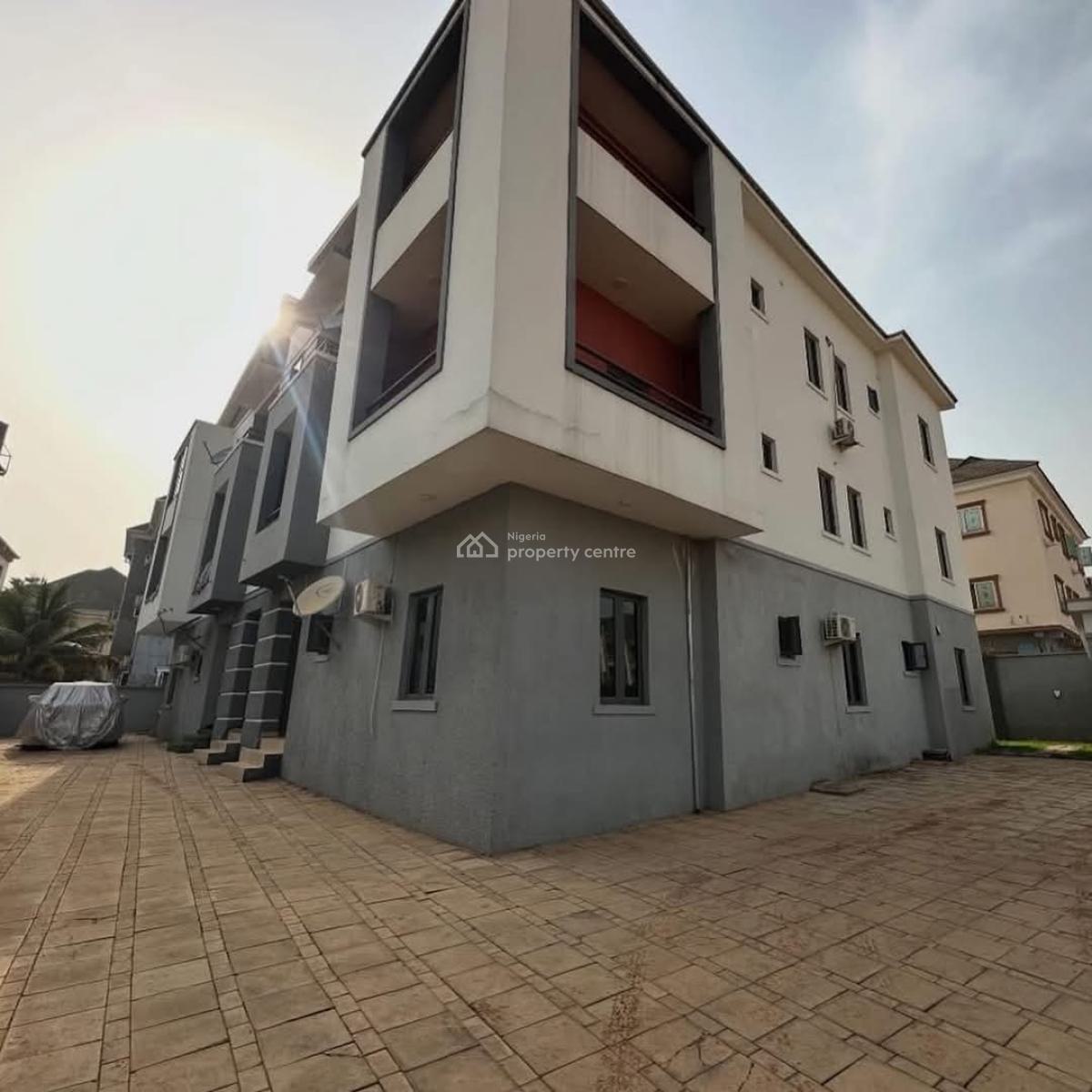 3 Bedroom Apartment  Living Area All Rooms Are En-suite, Durumi, Abuja, Flat / Apartment for Sale