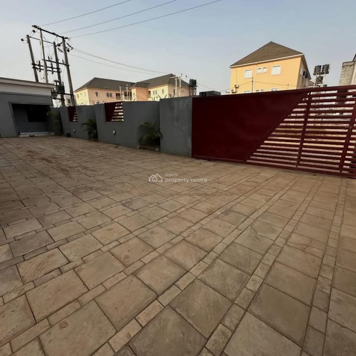 3 Bedroom Apartment  Living Area All Rooms Are En-suite, Durumi, Abuja, Flat / Apartment for Sale