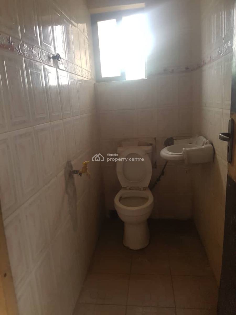 2 Bedroom Flat Upstairs, New Road, Lekki, Lagos, Flat / Apartment for Rent