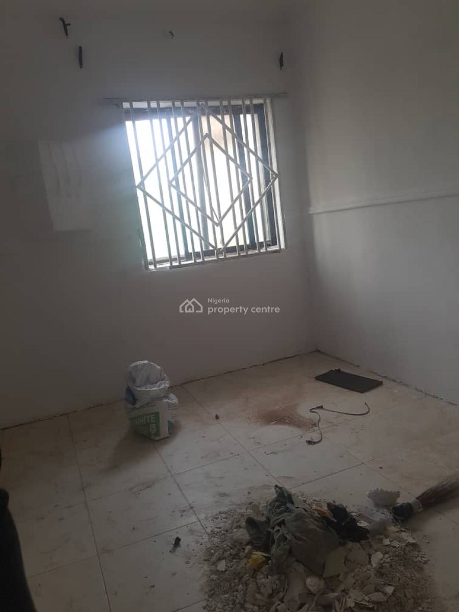 2 Bedroom Flat Upstairs, New Road, Lekki, Lagos, Flat / Apartment for Rent