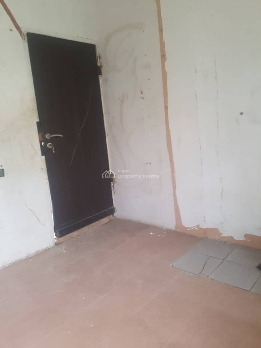 2 Bedroom Flat Upstairs, New Road, Lekki, Lagos, Flat / Apartment for Rent