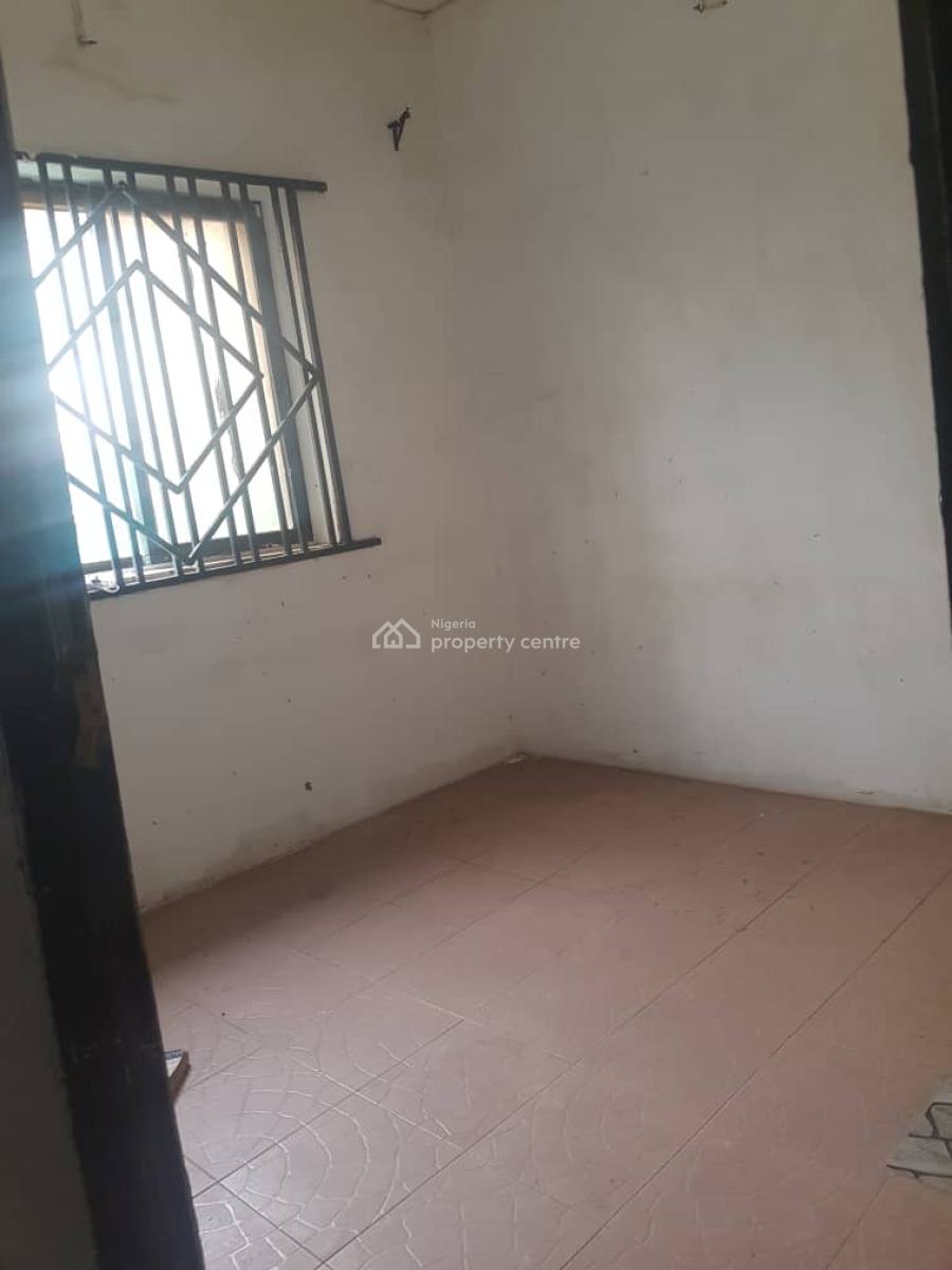 2 Bedroom Flat Upstairs, New Road, Lekki, Lagos, Flat / Apartment for Rent