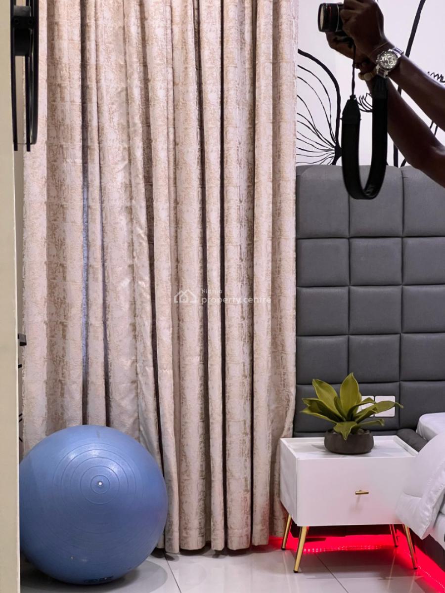 Luxurious 3bedroom Apartment with Swimming Pool and Gym, Ologolo, Lekki, Lagos, Flat / Apartment Short Let