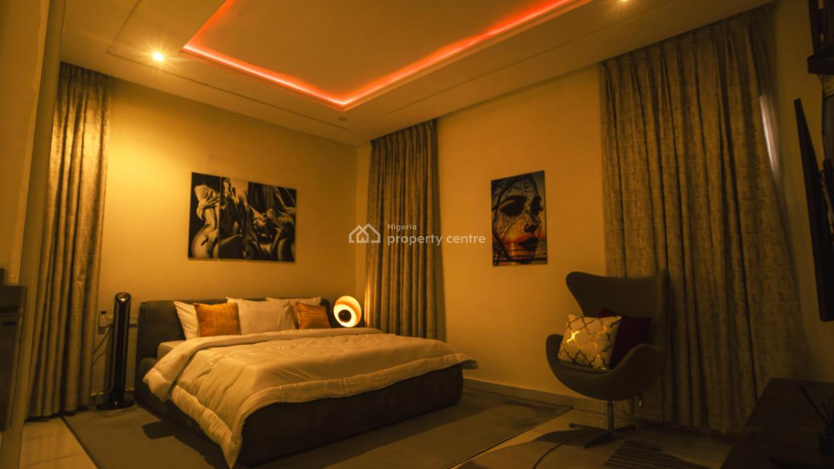 Luxurious 3bedroom Apartment with Swimming Pool and Gym, Ologolo, Lekki, Lagos, Flat / Apartment Short Let