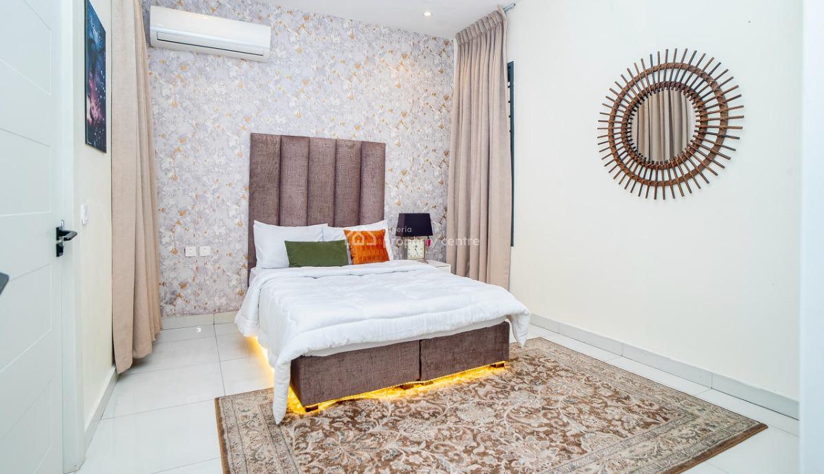 Luxurious 3bedroom Apartment with Swimming Pool and Gym, Ologolo, Lekki, Lagos, Flat / Apartment Short Let