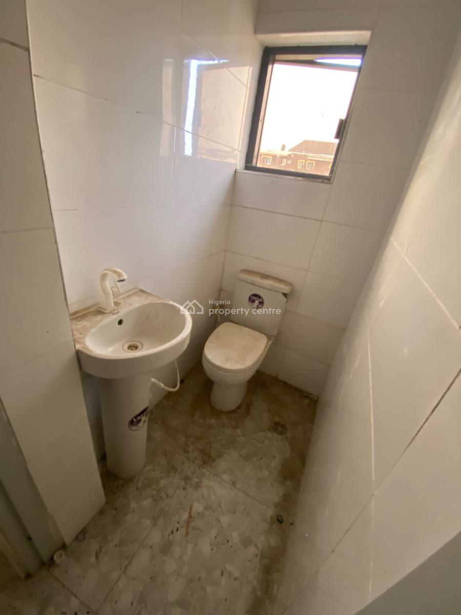 120 Sqm Open Plan Space, Pencinema Agege Lagos, Agege, Lagos, Office Space for Rent