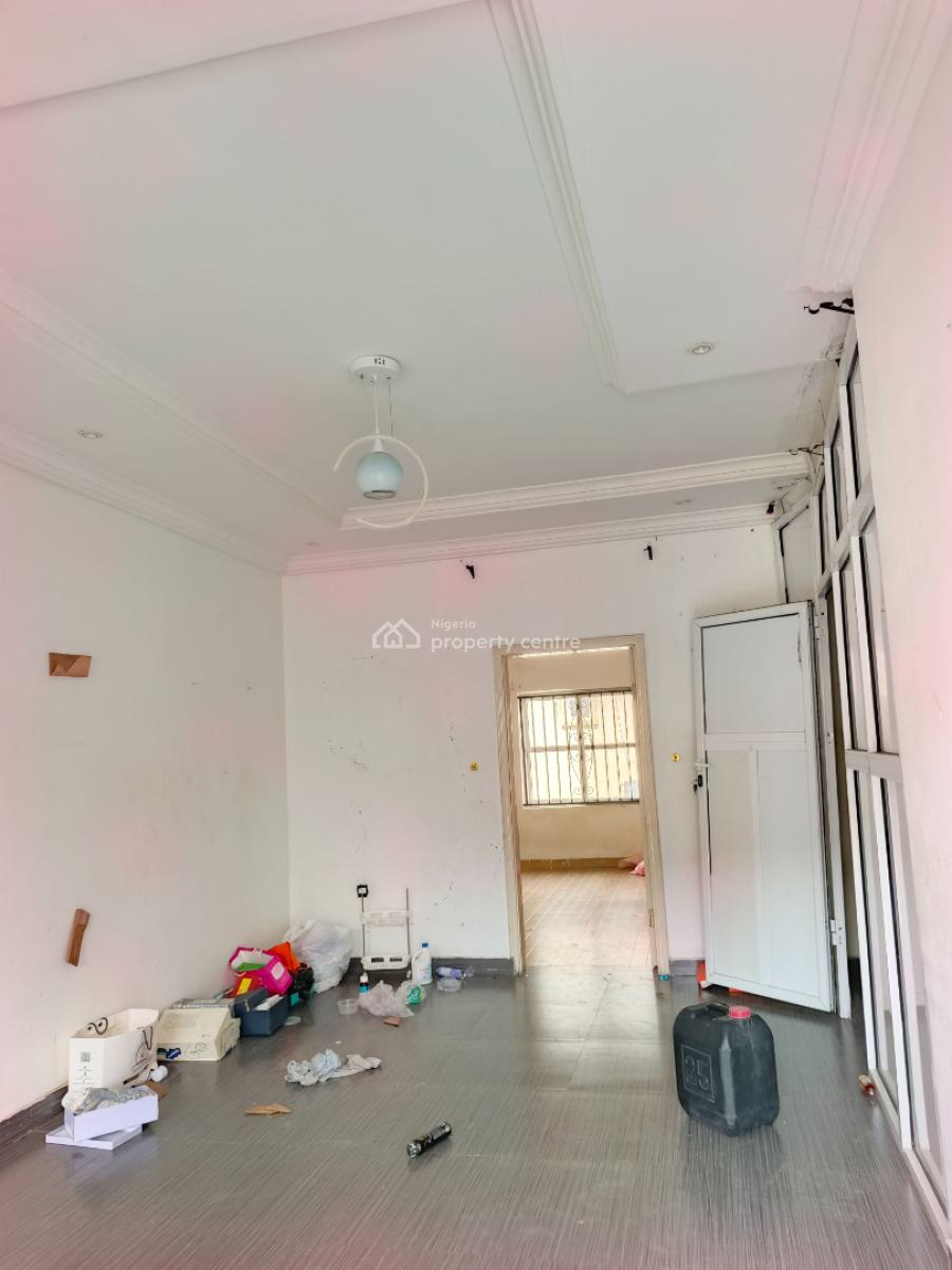 Smart Spacious 1 Bedroom Apartment (room and Parlor) Upstairs., in a Call Before Entering Estate at Chevron , Lekki Lagos., Lekki, Lagos, Mini Flat (room and Parlour) for Rent
