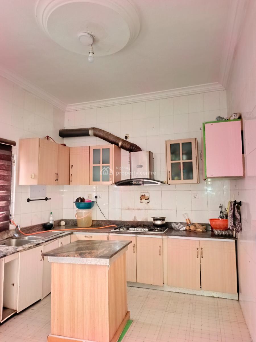 Smart Spacious 1 Bedroom Apartment (room and Parlor) Upstairs., in a Call Before Entering Estate at Chevron , Lekki Lagos., Lekki, Lagos, Mini Flat (room and Parlour) for Rent