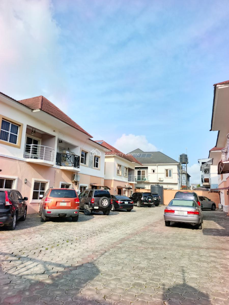 Smart Spacious 1 Bedroom Apartment (room and Parlor) Upstairs., in a Call Before Entering Estate at Chevron , Lekki Lagos., Lekki, Lagos, Mini Flat (room and Parlour) for Rent