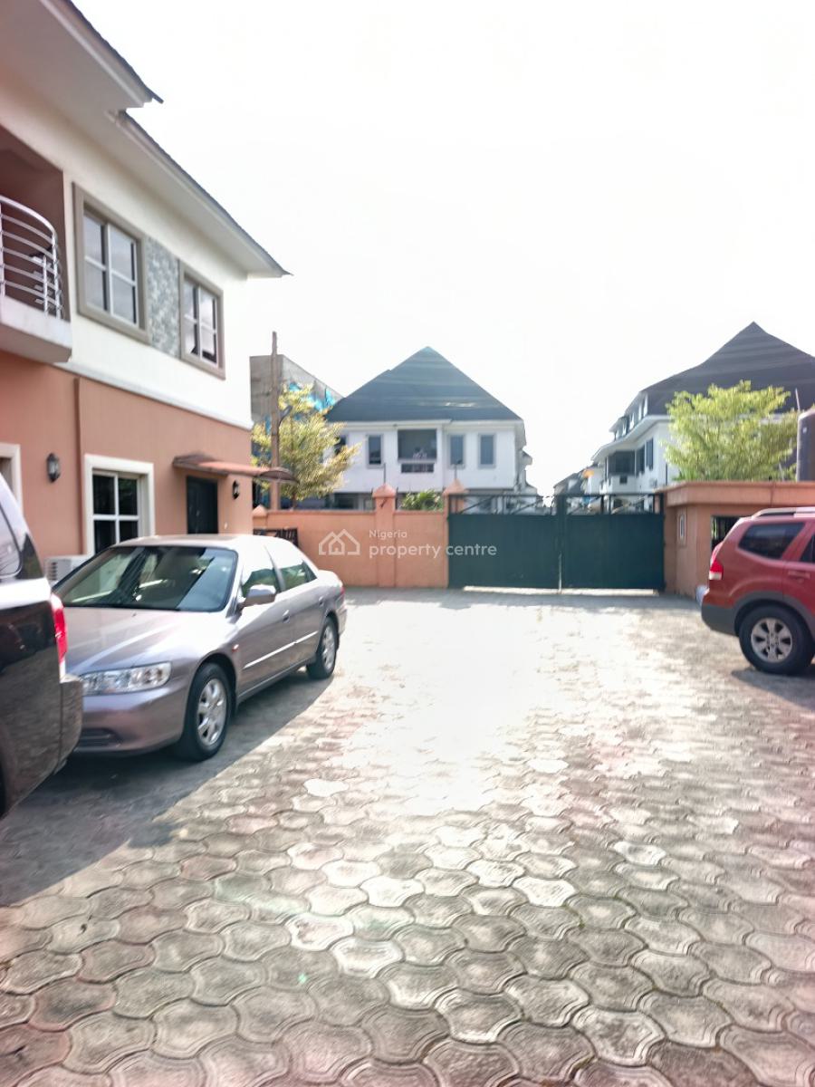 Smart Spacious 1 Bedroom Apartment (room and Parlor) Upstairs., in a Call Before Entering Estate at Chevron , Lekki Lagos., Lekki, Lagos, Mini Flat (room and Parlour) for Rent