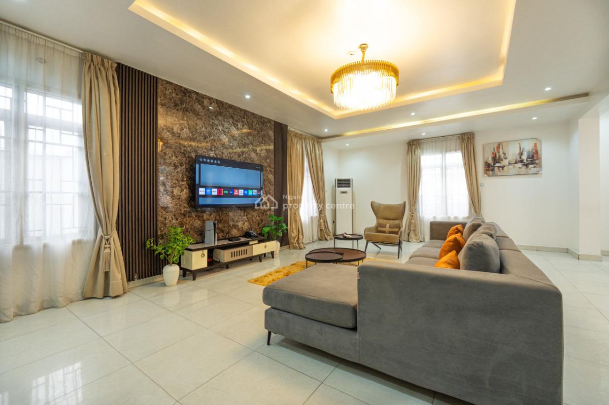 Beautifully Furnished 3 Bedroom Penthouse, Lekki Phase 1, Lekki, Lagos, Flat / Apartment Short Let