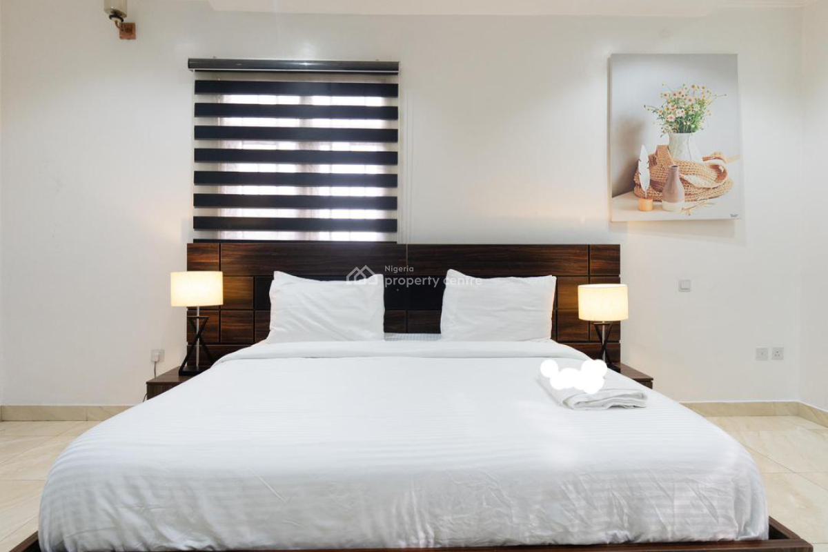 Beautifully Furnished 3 Bedroom Penthouse, Lekki Phase 1, Lekki, Lagos, Flat / Apartment Short Let