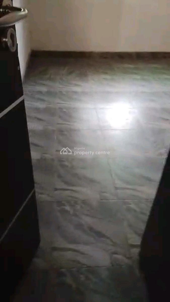 Executive 2 Bedroom, Close to Car Wash, Bariga Bus Stop, Oworonshoki, Shomolu, Lagos, Flat / Apartment for Rent