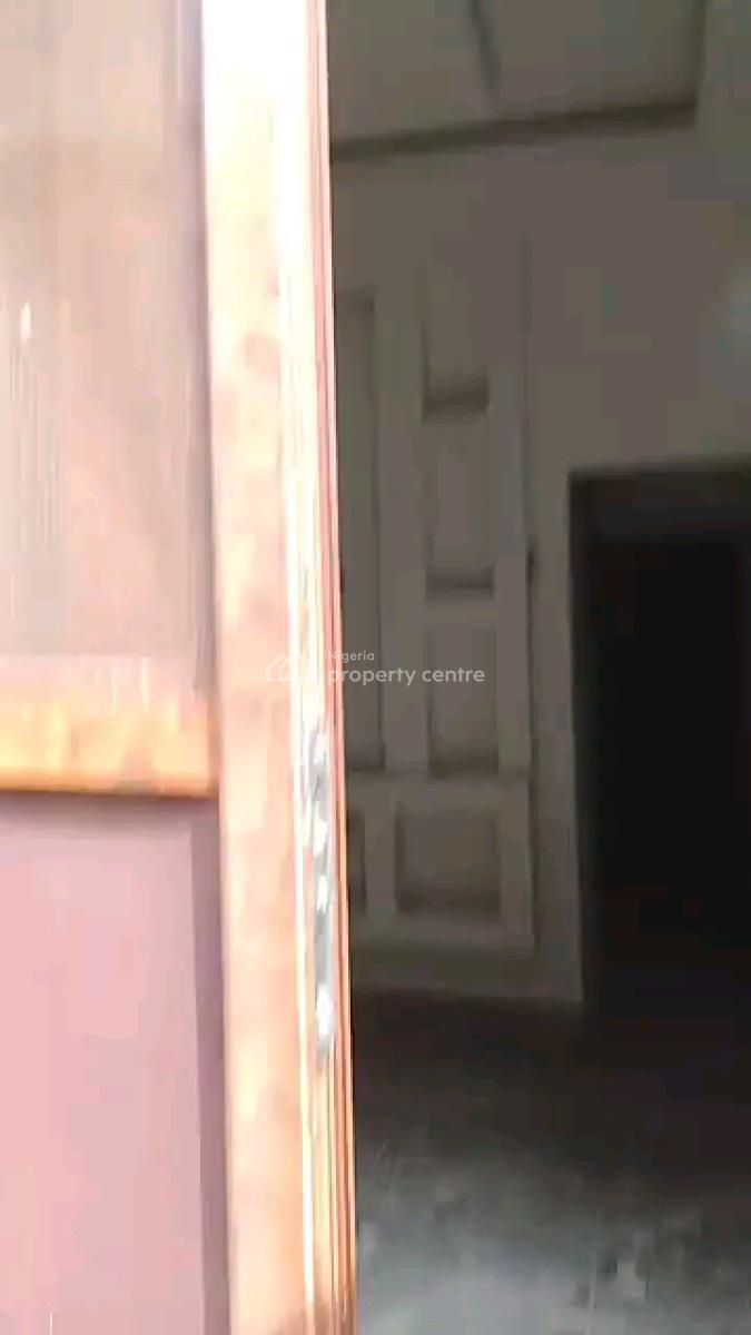 Executive 2 Bedroom, Close to Car Wash, Bariga Bus Stop, Oworonshoki, Shomolu, Lagos, Flat / Apartment for Rent