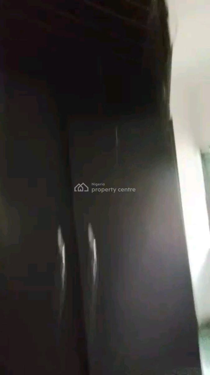 Executive 2 Bedroom, Close to Car Wash, Bariga Bus Stop, Oworonshoki, Shomolu, Lagos, Flat / Apartment for Rent