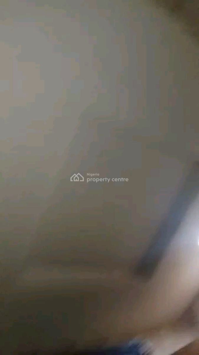 Executive 2 Bedroom, Close to Car Wash, Bariga Bus Stop, Oworonshoki, Shomolu, Lagos, Flat / Apartment for Rent