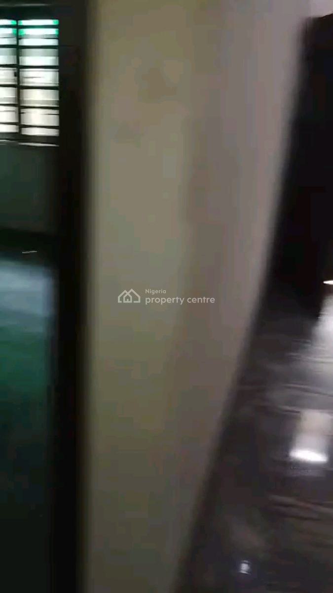 Executive 2 Bedroom, Close to Car Wash, Bariga Bus Stop, Oworonshoki, Shomolu, Lagos, Flat / Apartment for Rent