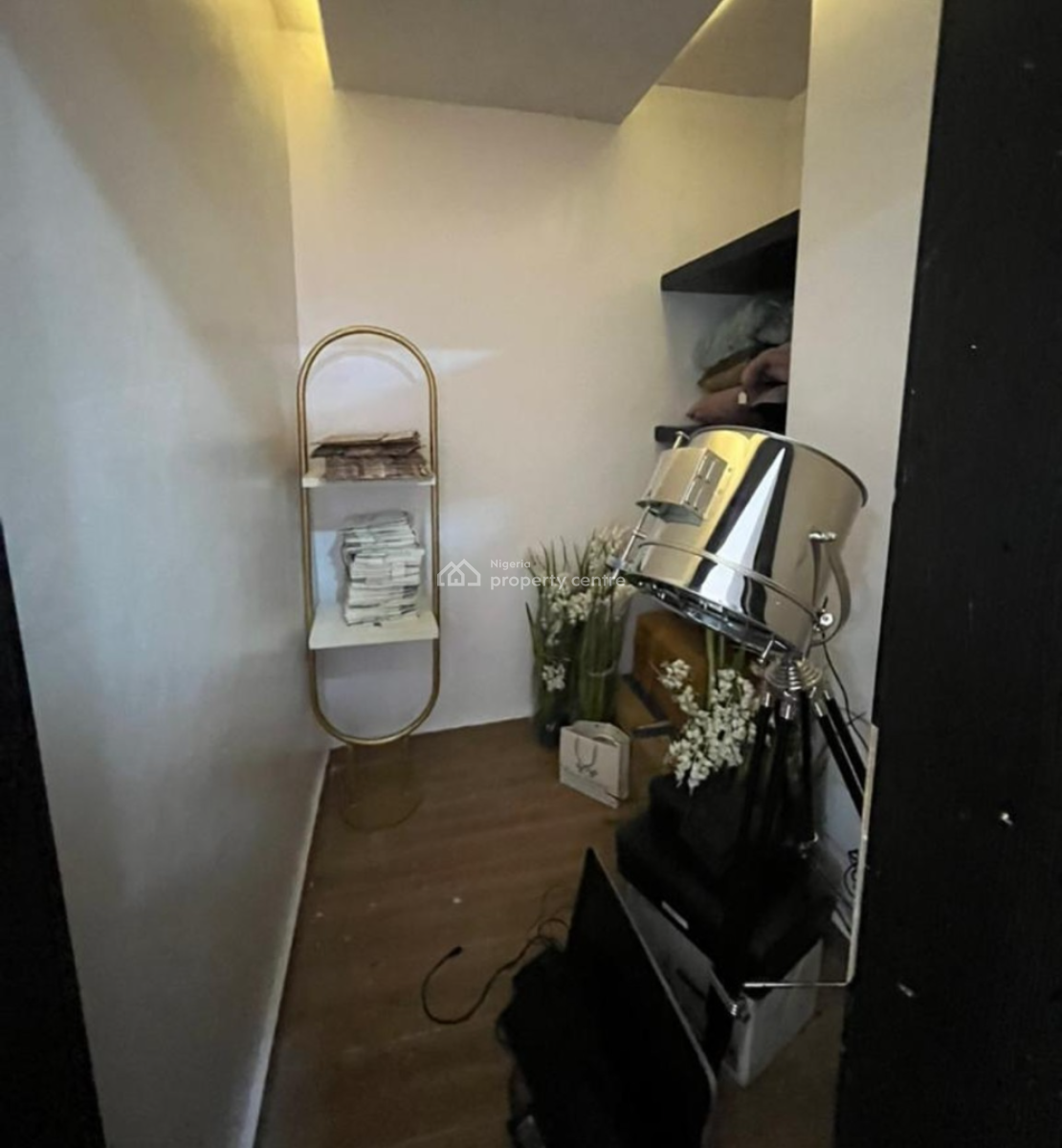 Commercial Space Good for Barbing Salon, Beauty Shop, Office and So on, Lekki 1, Lekki Phase 1, Lekki, Lagos, Shop for Rent