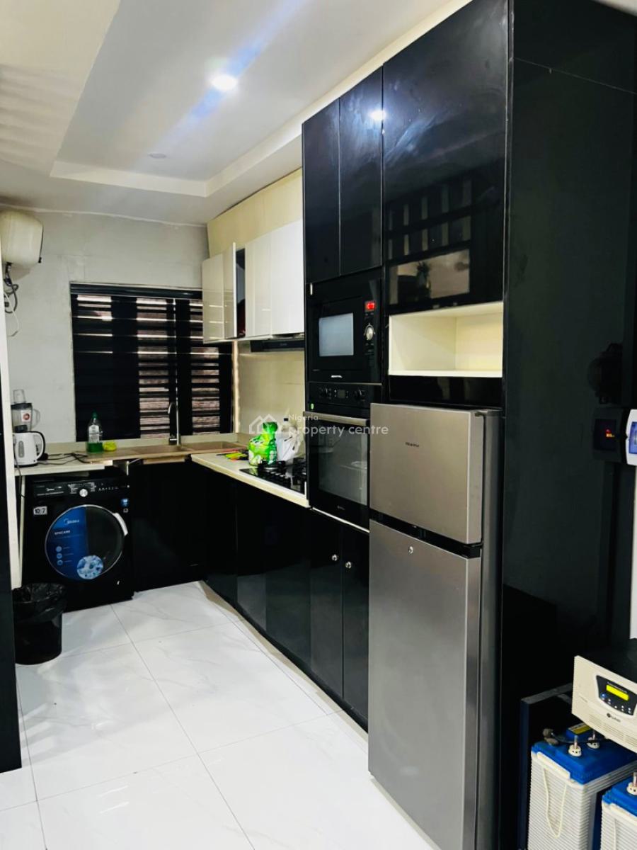 Distress Deal! Exquisite 2 Bedroom Apartment, Ikate, Lekki, Lagos, Flat / Apartment for Sale