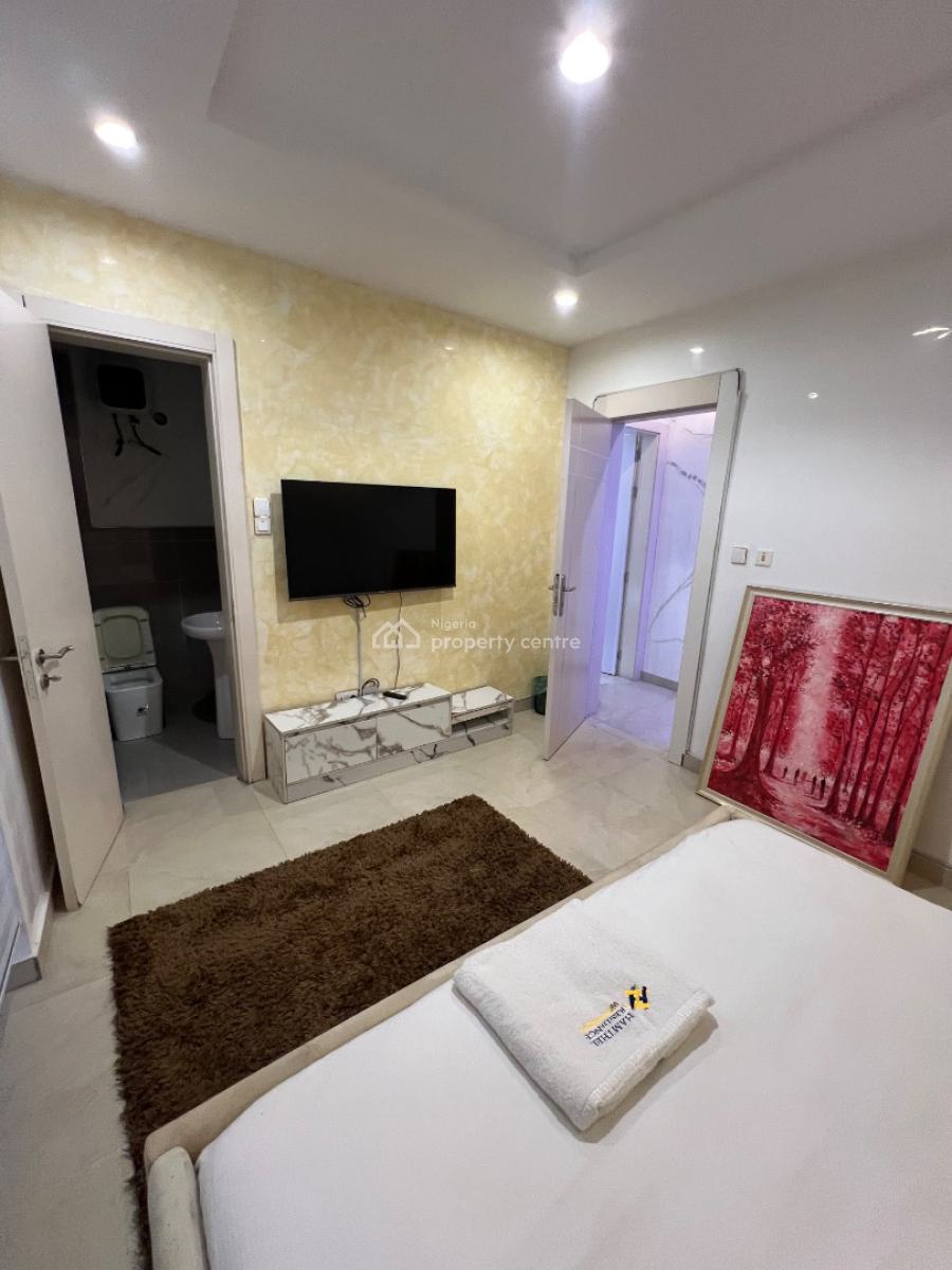 Unfurnished and Fully-serviced 2-bedroom Flat with a Swimming Pool, Lekki Phase 1, Lekki, Lagos, Flat / Apartment for Rent