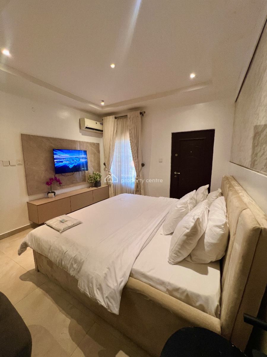Luxury 3bedroom Apartment, Freedom Way, Lekki Phase 1, Lekki, Lagos, Flat / Apartment Short Let