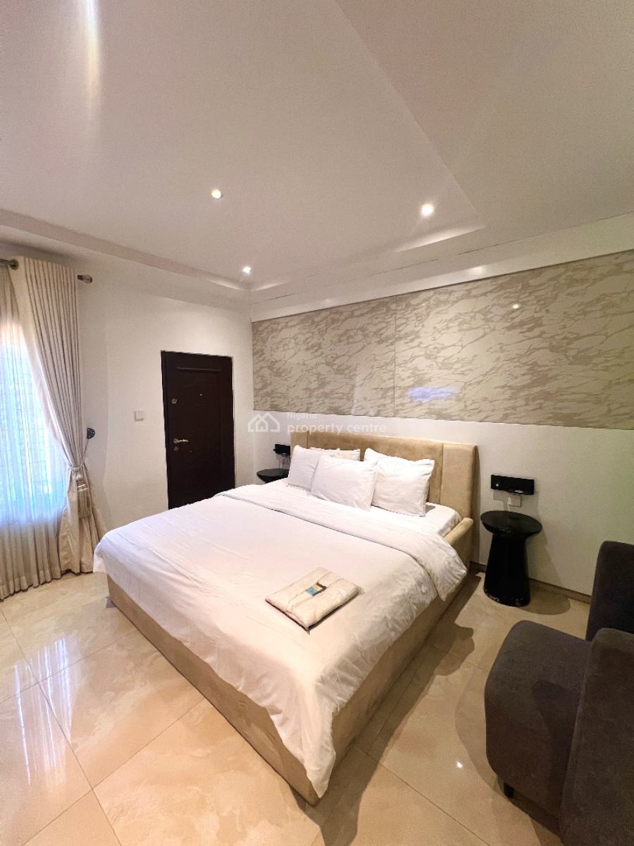 Luxury 3bedroom Apartment, Freedom Way, Lekki Phase 1, Lekki, Lagos, Flat / Apartment Short Let