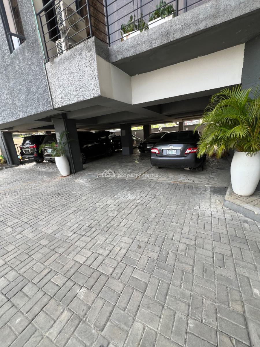 Unfurnished and Fully-serviced 2-bedroom Flat with Elevator, Swim Pool, Lekki Phase 1, Lekki, Lagos, Flat / Apartment for Rent