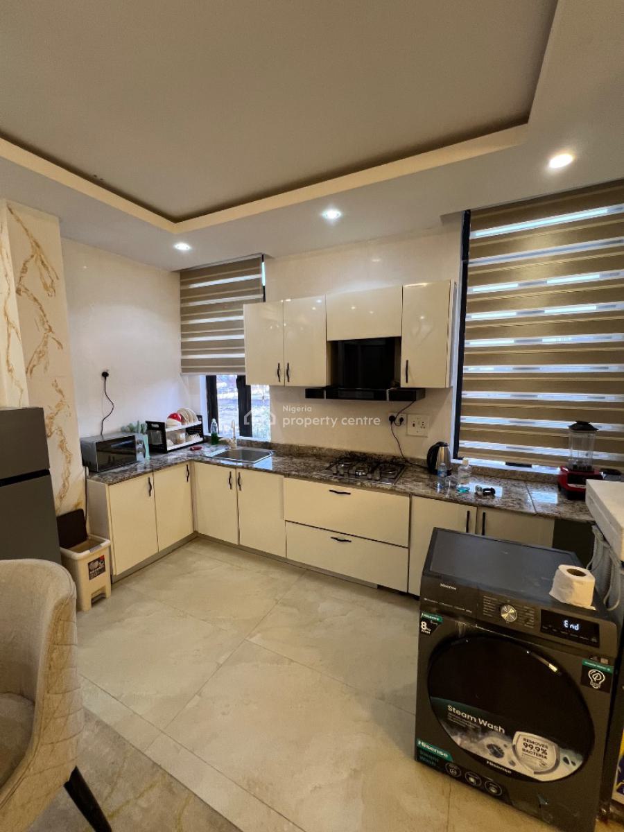 Unfurnished and Fully-serviced 2-bedroom Flat with Elevator, Swim Pool, Lekki Phase 1, Lekki, Lagos, Flat / Apartment for Rent