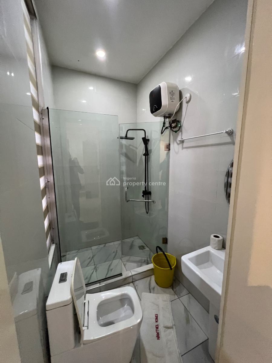 Unfurnished and Fully-serviced 2-bedroom Flat with Elevator, Swim Pool, Lekki Phase 1, Lekki, Lagos, Flat / Apartment for Rent