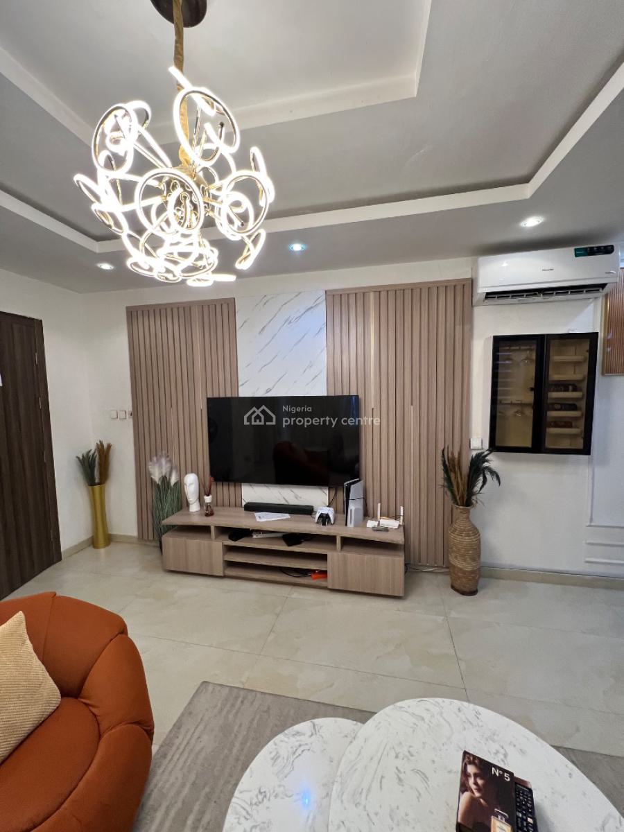 Unfurnished and Fully-serviced 2-bedroom Flat with Elevator, Swim Pool, Lekki Phase 1, Lekki, Lagos, Flat / Apartment for Rent