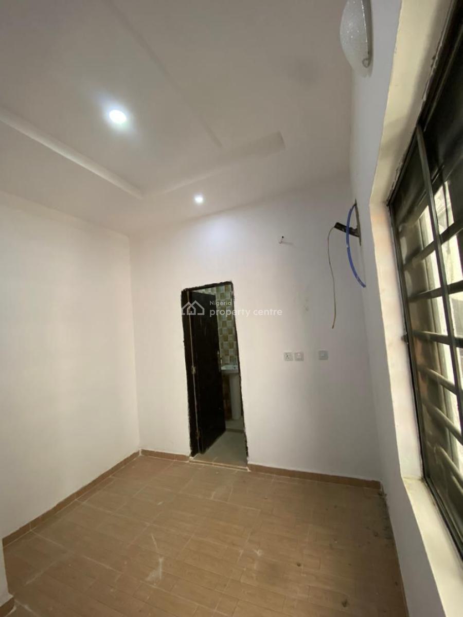 Newly Built 2bedroom Flat with Modern Facilities, Behind Faith Foundation, Oluyole/akala Express Ibadan, Ibadan, Oyo, Flat / Apartment for Rent