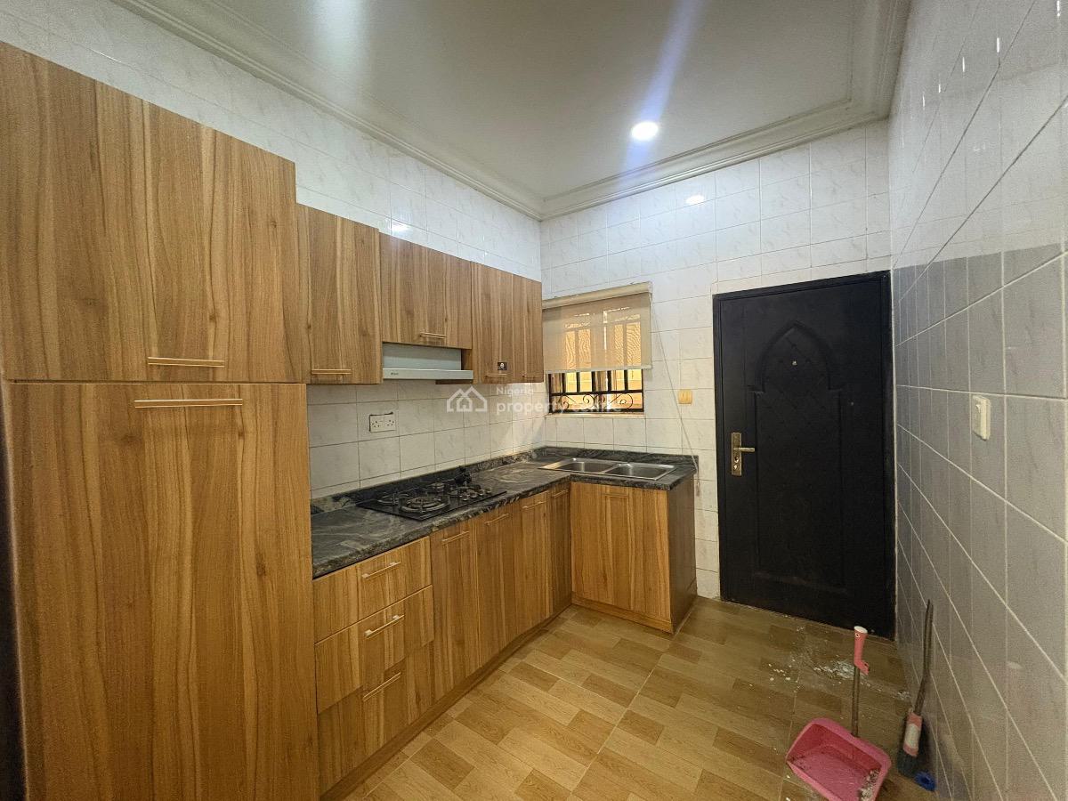 1 Bedroom Apartment with 24 Hours Light, Lekki Phase 1, Lekki, Lagos, Mini Flat (room and Parlour) for Rent