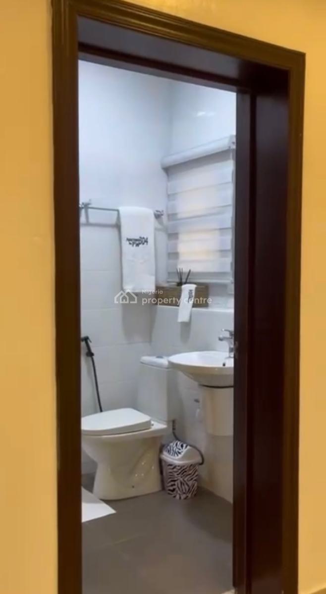 2 Bedroom Apartment, Freedom Way, Lekki Phase 1, Lekki, Lagos, Flat / Apartment Short Let