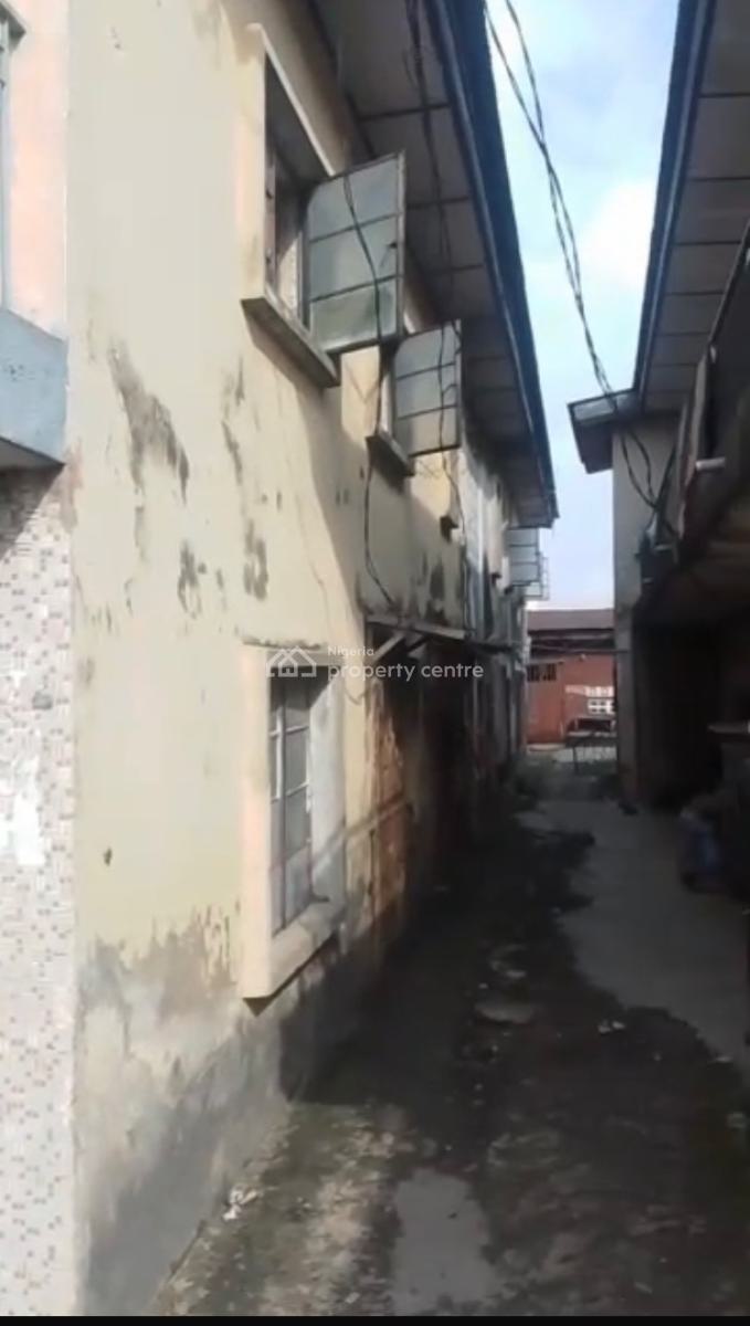 Dilapidated Block of Flat on 500sqm, Surulere, Lagos, Block of Flats for Sale