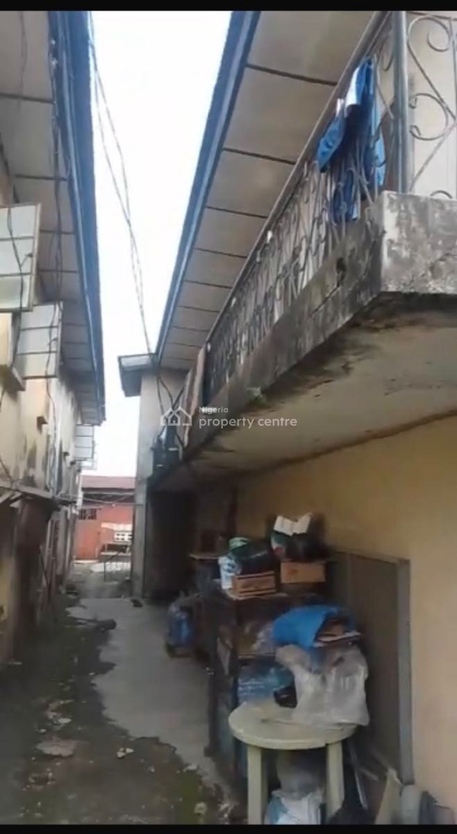 Dilapidated Block of Flat on 500sqm, Surulere, Lagos, Block of Flats for Sale